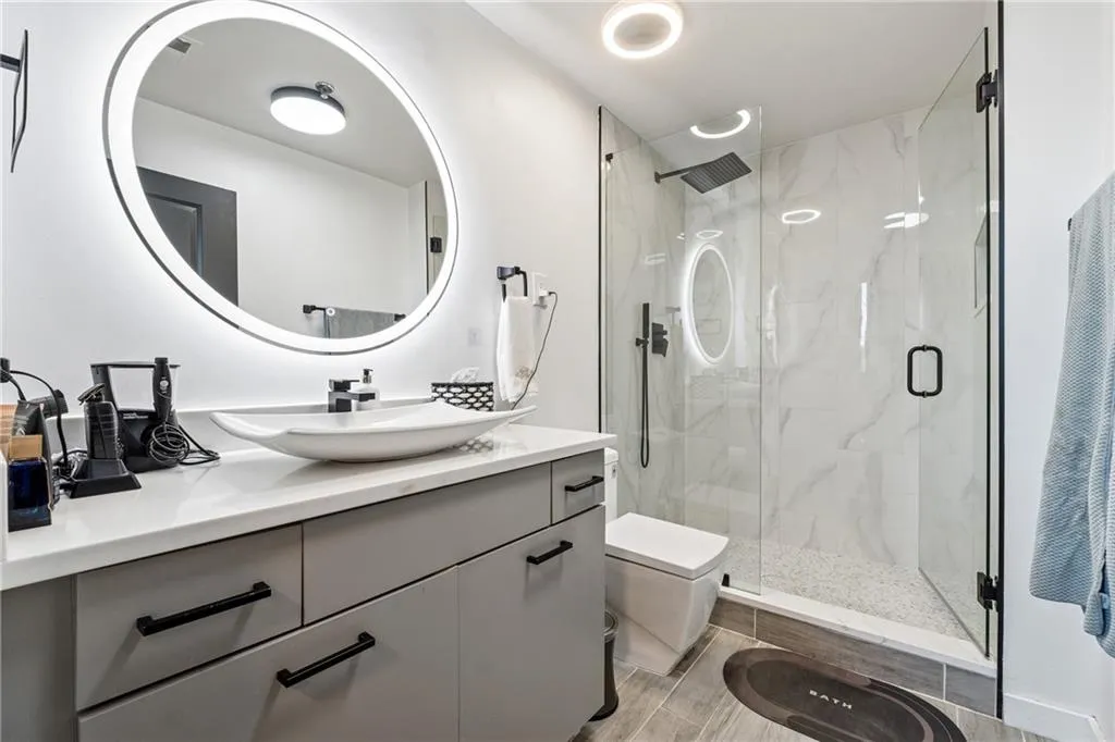 3324 Peachtree Road Ne Unit 1301, Atlanta, Georgia 30326, 2 Bedrooms Bedrooms, ,2 BathroomsBathrooms,Residential,For Sale,3324 Peachtree Road Ne Unit 1301,7639304