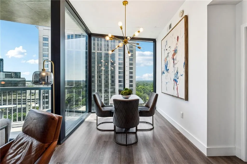 3324 Peachtree Road Ne Unit 1301, Atlanta, Georgia 30326, 2 Bedrooms Bedrooms, ,2 BathroomsBathrooms,Residential,For Sale,3324 Peachtree Road Ne Unit 1301,7639304