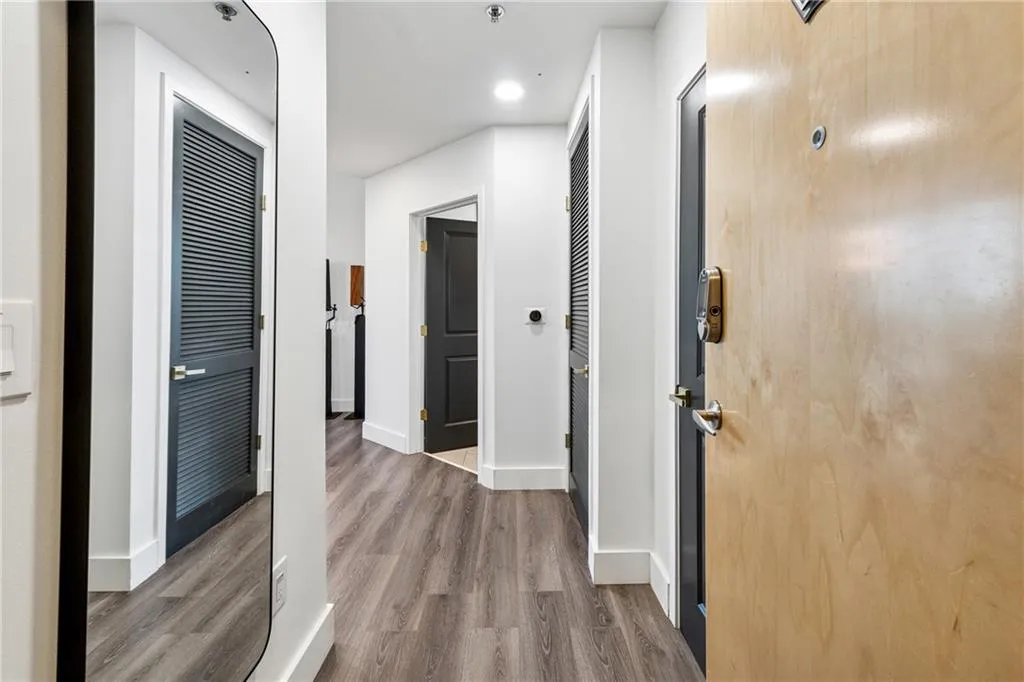 3324 Peachtree Road Ne Unit 1301, Atlanta, Georgia 30326, 2 Bedrooms Bedrooms, ,2 BathroomsBathrooms,Residential,For Sale,3324 Peachtree Road Ne Unit 1301,7639304