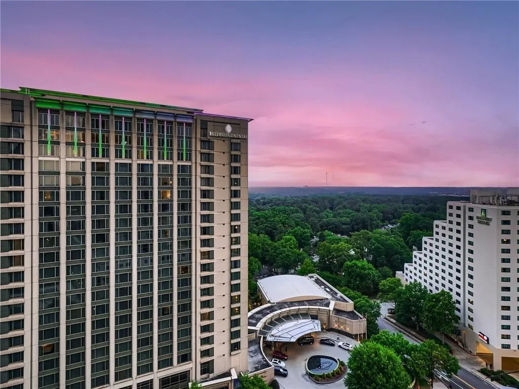 3324 Peachtree Road Ne Unit 1301, Atlanta, Georgia 30326, 2 Bedrooms Bedrooms, ,2 BathroomsBathrooms,Residential,For Sale,3324 Peachtree Road Ne Unit 1301,7639304