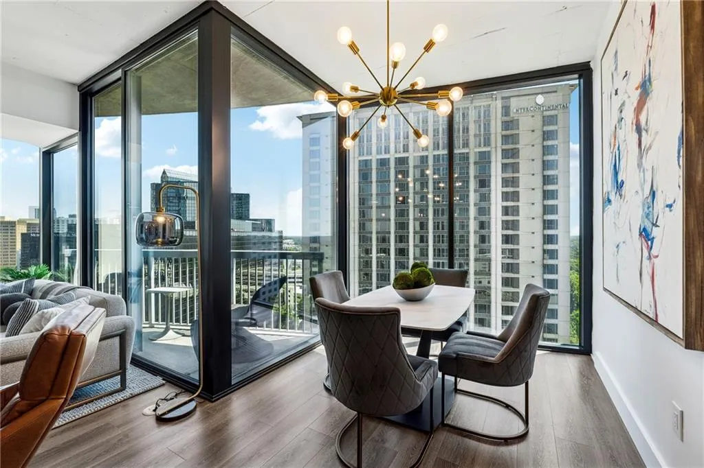3324 Peachtree Road Ne Unit 1301, Atlanta, Georgia 30326, 2 Bedrooms Bedrooms, ,2 BathroomsBathrooms,Residential,For Sale,3324 Peachtree Road Ne Unit 1301,7639304