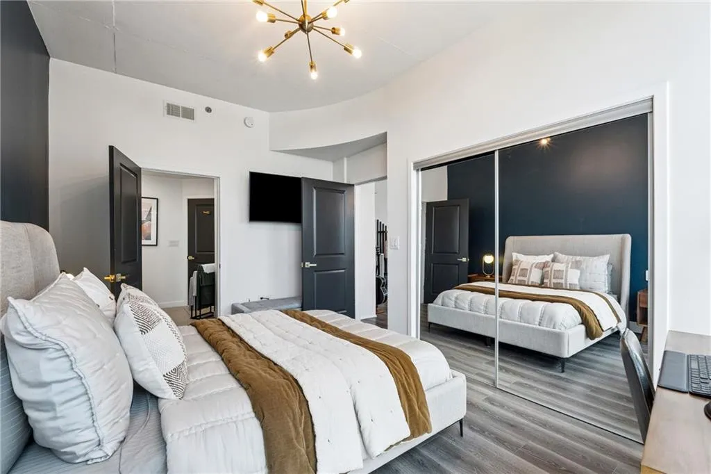 3324 Peachtree Road Ne Unit 1301, Atlanta, Georgia 30326, 2 Bedrooms Bedrooms, ,2 BathroomsBathrooms,Residential,For Sale,3324 Peachtree Road Ne Unit 1301,7639304