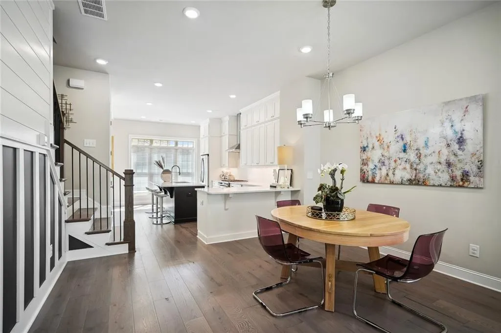 4329 Parkside Place, Sandy Springs, Georgia 30342, 3 Bedrooms Bedrooms, ,3 BathroomsBathrooms,Residential,Sold,4329 Parkside Place,7118369