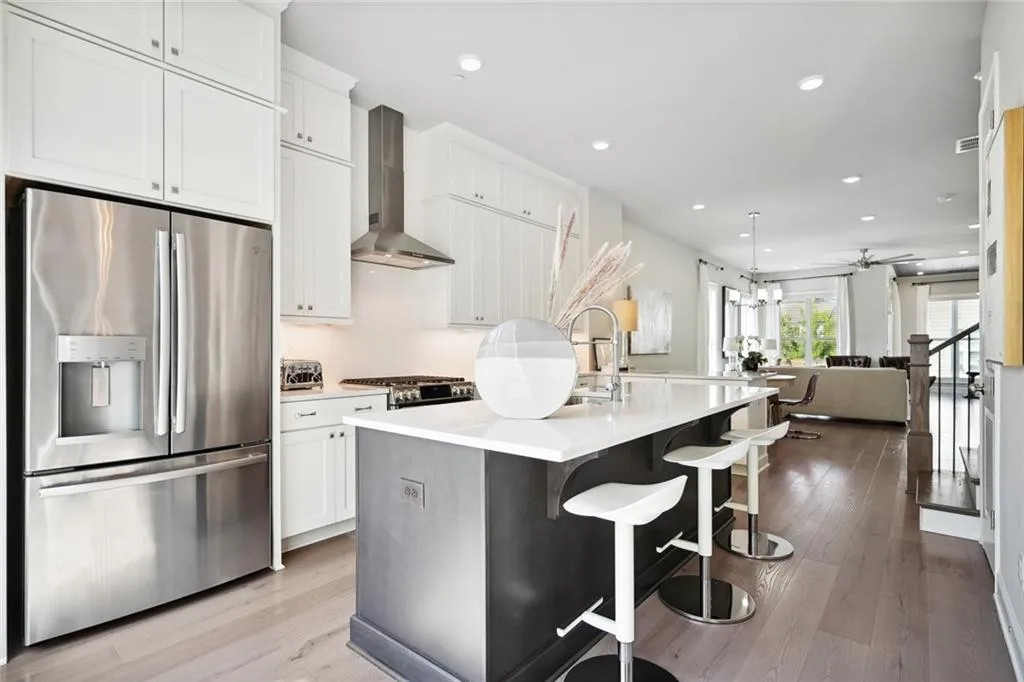 4329 Parkside Place, Sandy Springs, Georgia 30342, 3 Bedrooms Bedrooms, ,3 BathroomsBathrooms,Residential,Sold,4329 Parkside Place,7118369