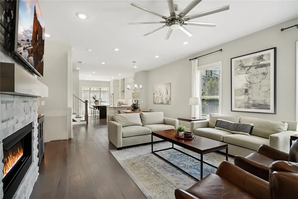 4329 Parkside Place, Sandy Springs, Georgia 30342, 3 Bedrooms Bedrooms, ,3 BathroomsBathrooms,Residential,Sold,4329 Parkside Place,7118369