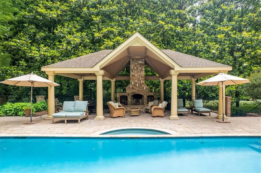 2080 Spalding Drive, Sandy Springs, Georgia 30350, 6 Bedrooms Bedrooms, ,6 BathroomsBathrooms,Residential,Sold,2080 Spalding Drive,7215839