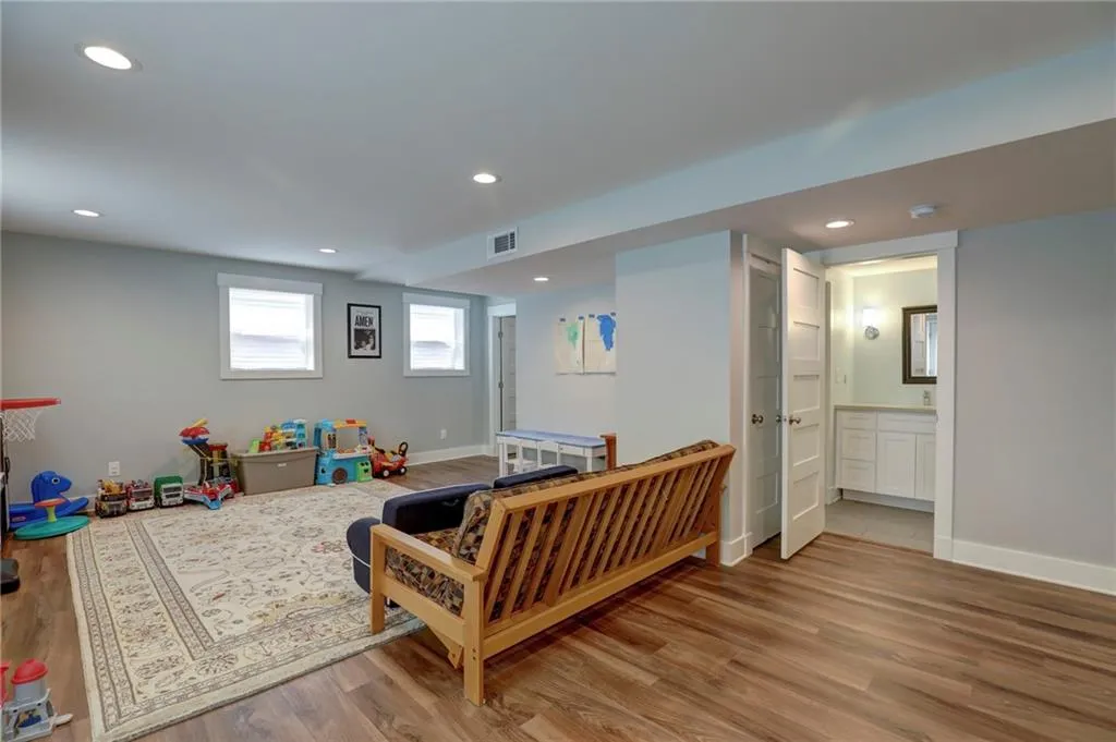 6405 Bridgewood Valley Road, Atlanta, Georgia 30328, 5 Bedrooms Bedrooms, ,3 BathroomsBathrooms,Residential,Sold,6405 Bridgewood Valley Road,6707354