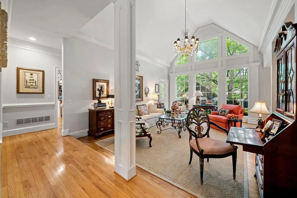 100 Grogans Lake Drive, Sandy Springs, Georgia 30350, 5 Bedrooms Bedrooms, ,4 BathroomsBathrooms,Residential,Sold,100 Grogans Lake Drive,7219711