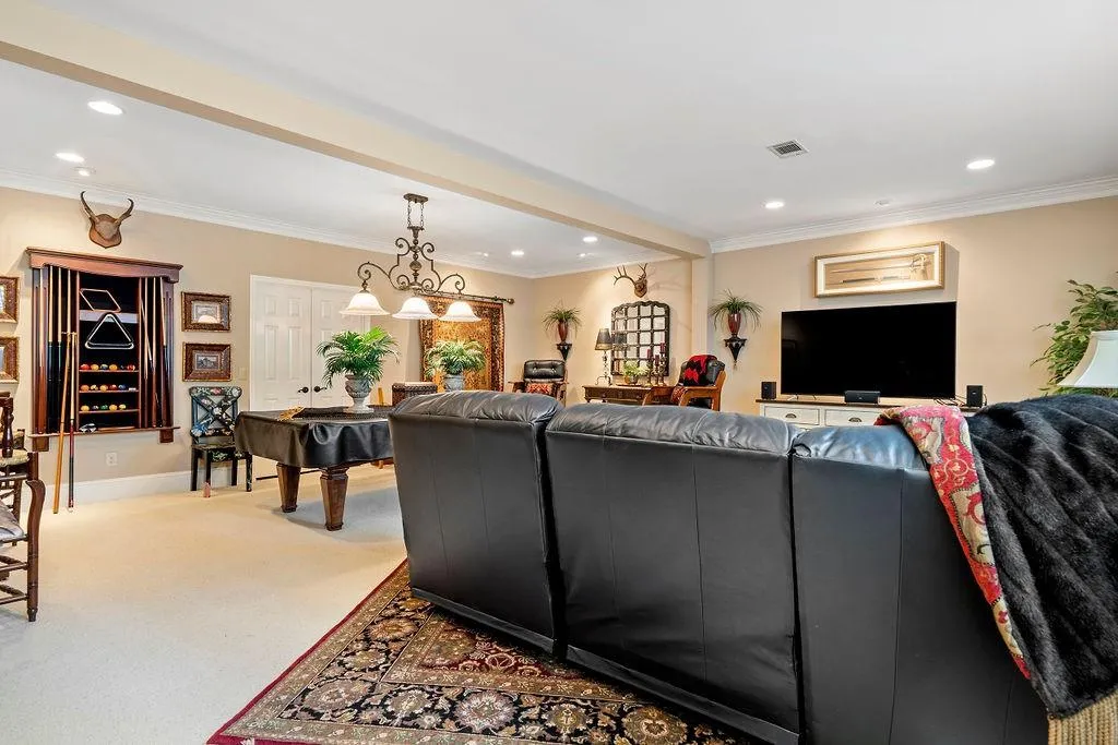 100 Grogans Lake Drive, Sandy Springs, Georgia 30350, 5 Bedrooms Bedrooms, ,4 BathroomsBathrooms,Residential,Sold,100 Grogans Lake Drive,7219711