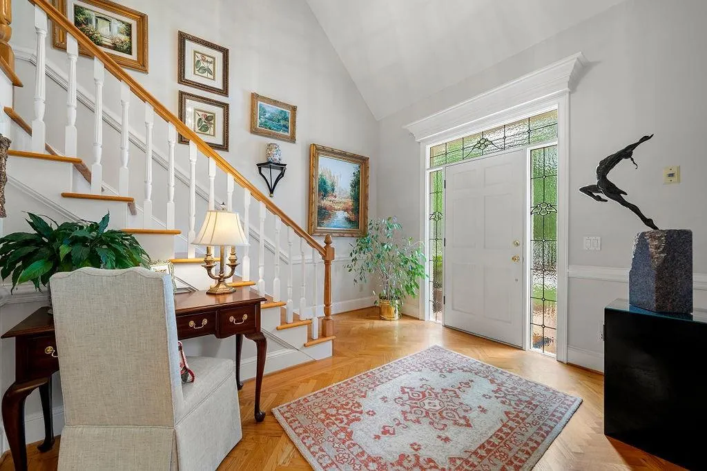 100 Grogans Lake Drive, Sandy Springs, Georgia 30350, 5 Bedrooms Bedrooms, ,4 BathroomsBathrooms,Residential,Sold,100 Grogans Lake Drive,7219711