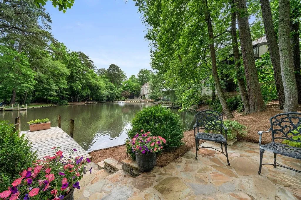 100 Grogans Lake Drive, Sandy Springs, Georgia 30350, 5 Bedrooms Bedrooms, ,4 BathroomsBathrooms,Residential,Sold,100 Grogans Lake Drive,7219711