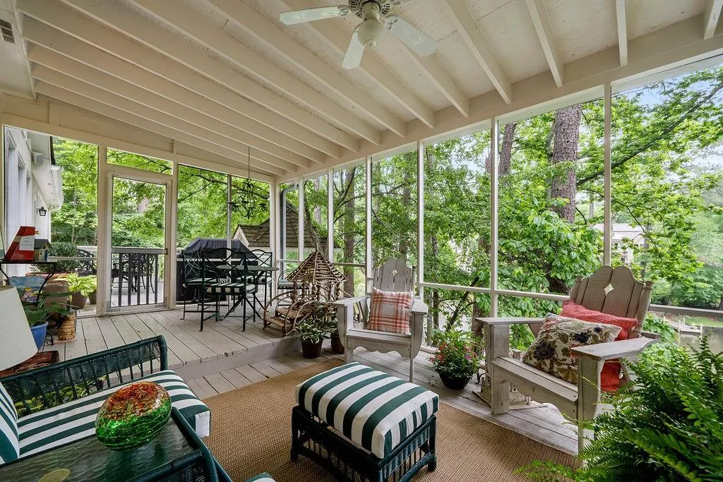 100 Grogans Lake Drive, Sandy Springs, Georgia 30350, 5 Bedrooms Bedrooms, ,4 BathroomsBathrooms,Residential,Sold,100 Grogans Lake Drive,7219711
