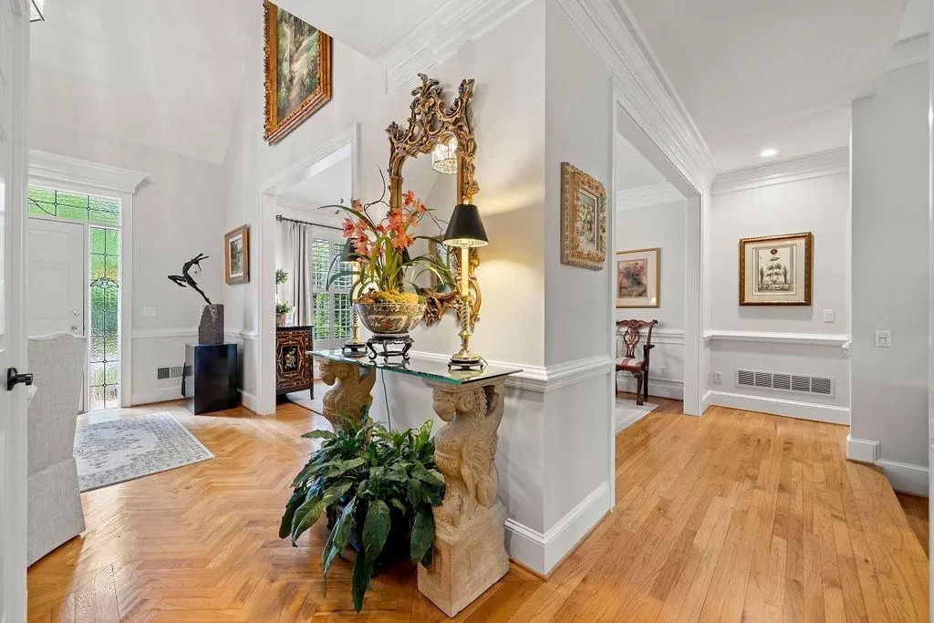 100 Grogans Lake Drive, Sandy Springs, Georgia 30350, 5 Bedrooms Bedrooms, ,4 BathroomsBathrooms,Residential,Sold,100 Grogans Lake Drive,7219711
