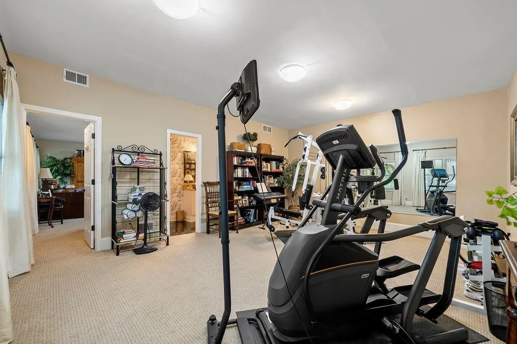 100 Grogans Lake Drive, Sandy Springs, Georgia 30350, 5 Bedrooms Bedrooms, ,4 BathroomsBathrooms,Residential,Sold,100 Grogans Lake Drive,7219711