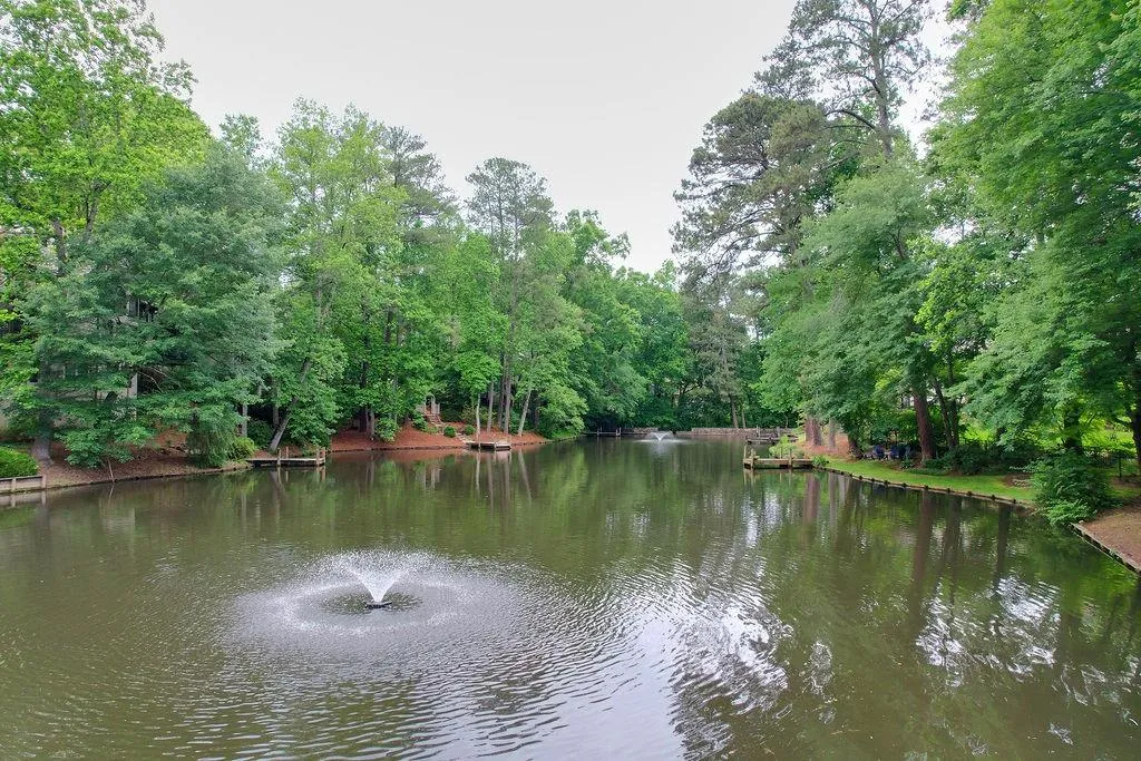 100 Grogans Lake Drive, Sandy Springs, Georgia 30350, 5 Bedrooms Bedrooms, ,4 BathroomsBathrooms,Residential,Sold,100 Grogans Lake Drive,7219711