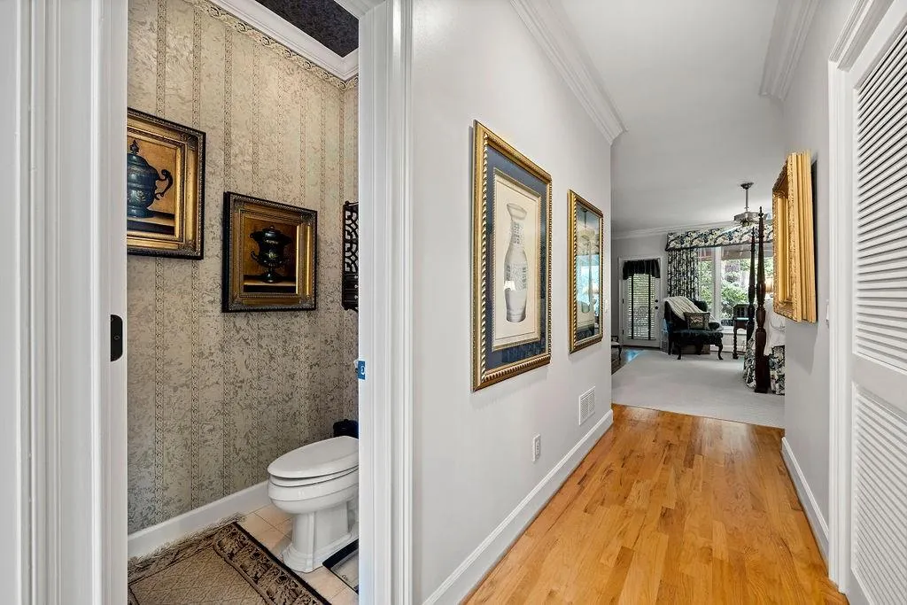 100 Grogans Lake Drive, Sandy Springs, Georgia 30350, 5 Bedrooms Bedrooms, ,4 BathroomsBathrooms,Residential,Sold,100 Grogans Lake Drive,7219711