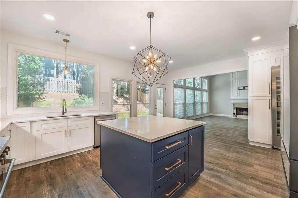 775 Glenridge Close Drive Ne, Atlanta, Georgia 30328, 4 Bedrooms Bedrooms, ,2 BathroomsBathrooms,Residential,For Sale,775 Glenridge Close Drive Ne,7621543