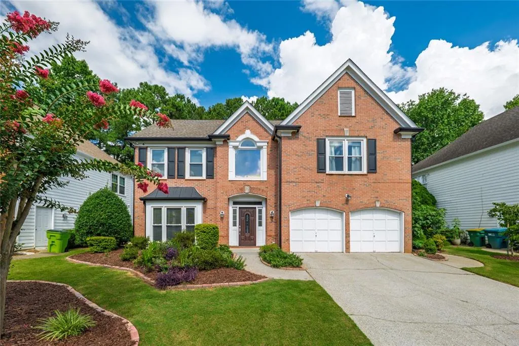 775 Glenridge Close Drive Ne, Atlanta, Georgia 30328, 4 Bedrooms Bedrooms, ,2 BathroomsBathrooms,Residential,For Sale,775 Glenridge Close Drive Ne,7621543