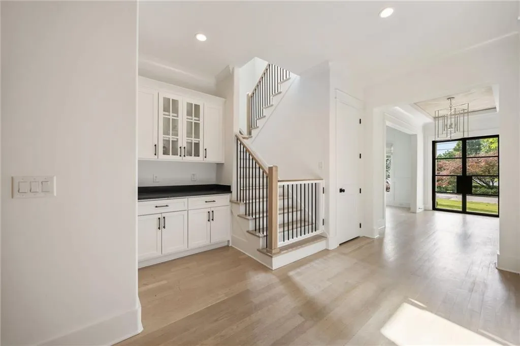 304 Meadowbrook Drive Ne, Atlanta, Georgia 30342, 6 Bedrooms Bedrooms, ,6 BathroomsBathrooms,Residential,Sold,304 Meadowbrook Drive Ne,7574489