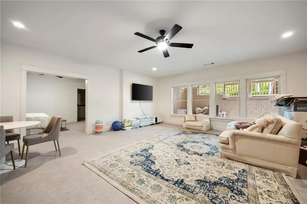 304 Meadowbrook Drive Ne, Atlanta, Georgia 30342, 6 Bedrooms Bedrooms, ,6 BathroomsBathrooms,Residential,Sold,304 Meadowbrook Drive Ne,7574489