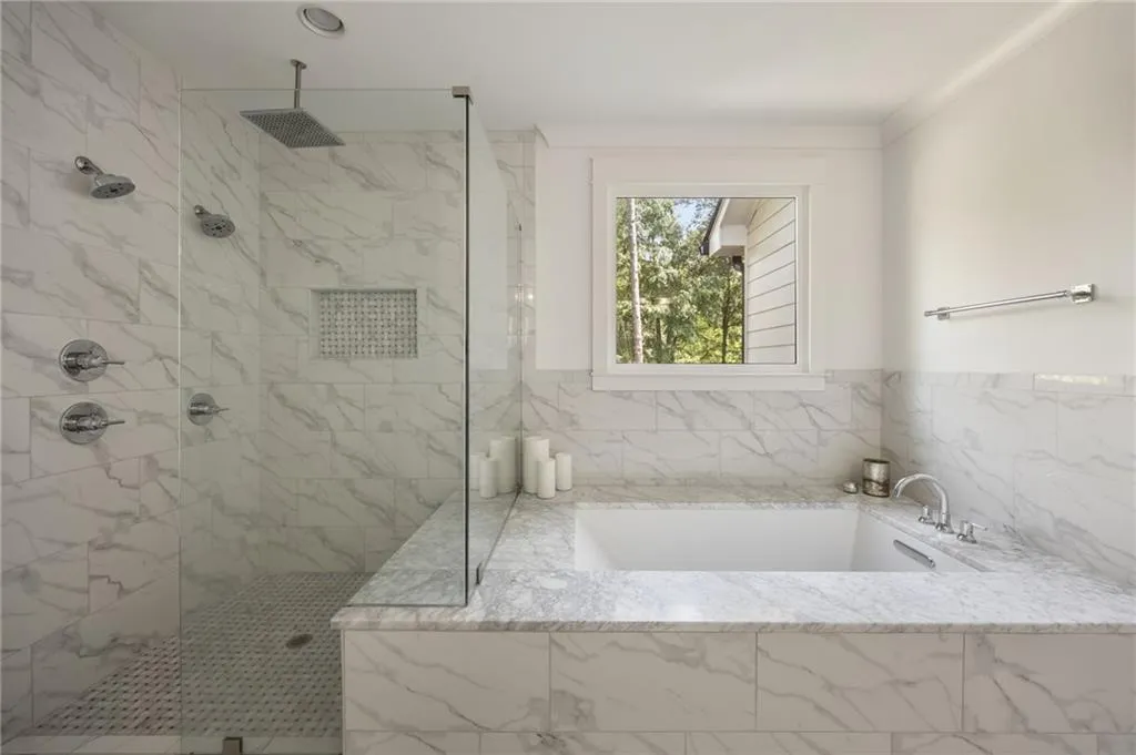 304 Meadowbrook Drive Ne, Atlanta, Georgia 30342, 6 Bedrooms Bedrooms, ,6 BathroomsBathrooms,Residential,Sold,304 Meadowbrook Drive Ne,7574489