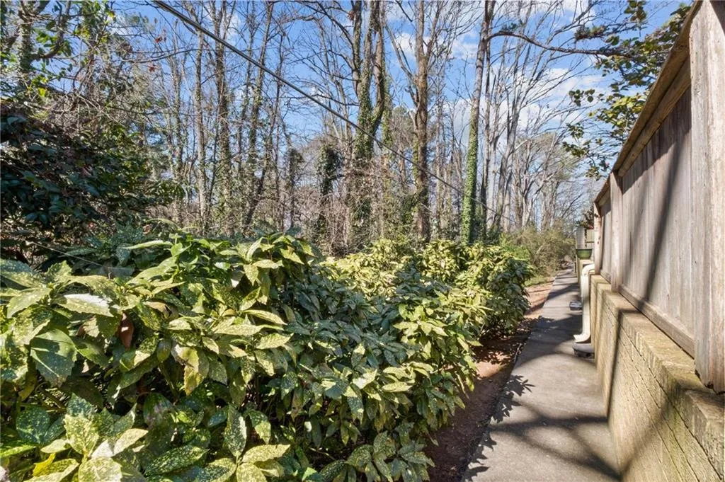 5400 Roswell Road Unit I4, Atlanta, Georgia 30342, 3 Bedrooms Bedrooms, ,2 BathroomsBathrooms,Residential,Sold,5400 Roswell Road Unit I4,7339522