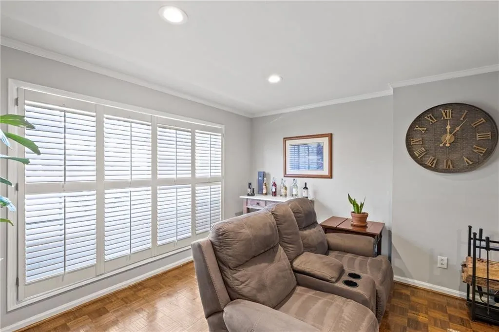 5400 Roswell Road Unit I4, Atlanta, Georgia 30342, 3 Bedrooms Bedrooms, ,2 BathroomsBathrooms,Residential,Sold,5400 Roswell Road Unit I4,7339522