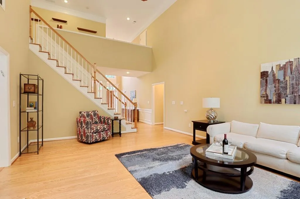 185 Smithdun Lane, Sandy Springs, Georgia 30350, 4 Bedrooms Bedrooms, ,3 BathroomsBathrooms,Residential,Sold,185 Smithdun Lane,6729589