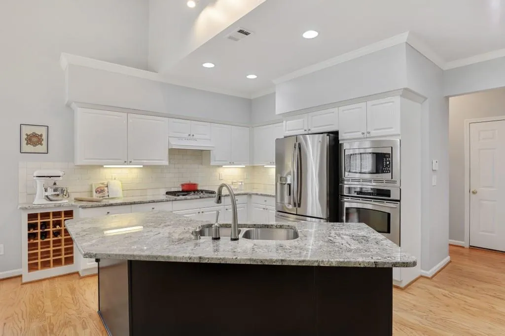 185 Smithdun Lane, Sandy Springs, Georgia 30350, 4 Bedrooms Bedrooms, ,3 BathroomsBathrooms,Residential,Sold,185 Smithdun Lane,6729589
