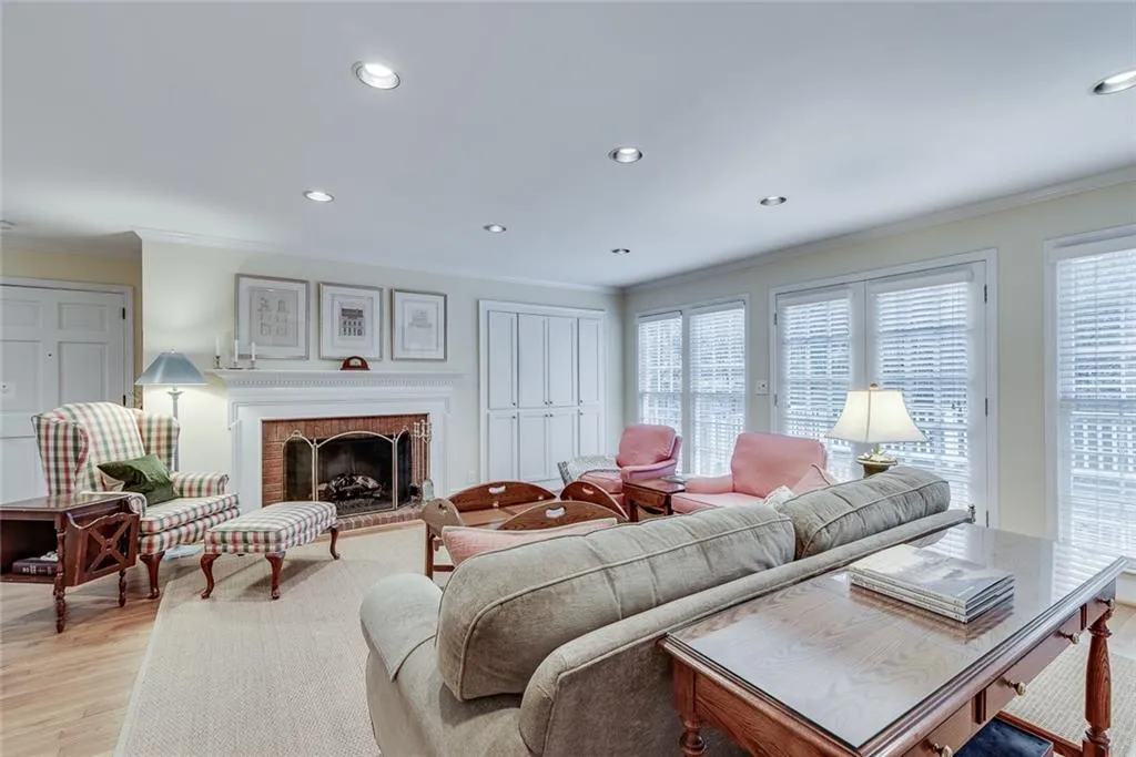 8180 Winged Foot Drive, Sandy Springs, Georgia 30350, 4 Bedrooms Bedrooms, ,3 BathroomsBathrooms,Residential,Sold,8180 Winged Foot Drive,6824335