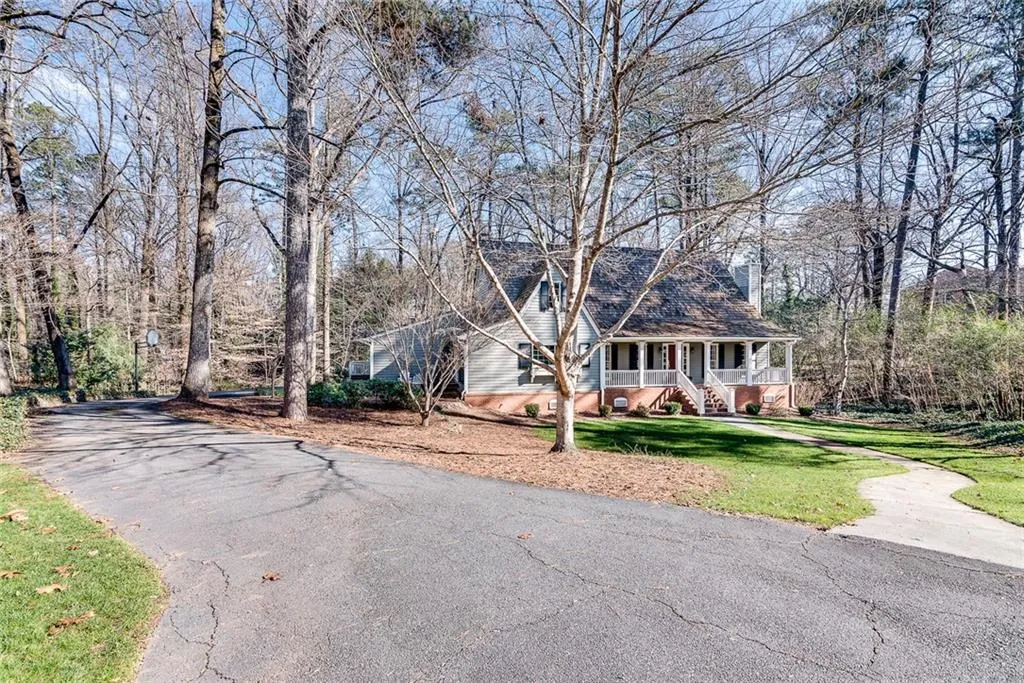 8180 Winged Foot Drive, Sandy Springs, Georgia 30350, 4 Bedrooms Bedrooms, ,3 BathroomsBathrooms,Residential,Sold,8180 Winged Foot Drive,6824335