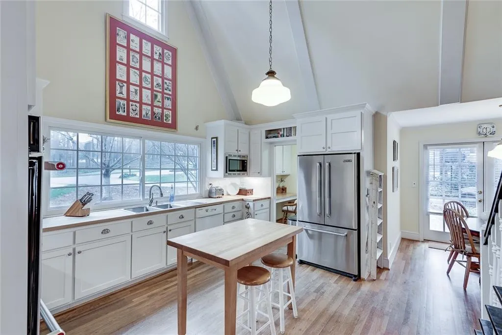 8180 Winged Foot Drive, Sandy Springs, Georgia 30350, 4 Bedrooms Bedrooms, ,3 BathroomsBathrooms,Residential,Sold,8180 Winged Foot Drive,6824335