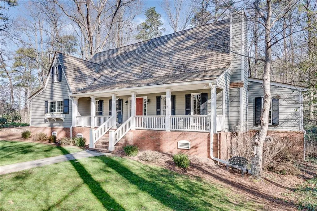 8180 Winged Foot Drive, Sandy Springs, Georgia 30350, 4 Bedrooms Bedrooms, ,3 BathroomsBathrooms,Residential,Sold,8180 Winged Foot Drive,6824335