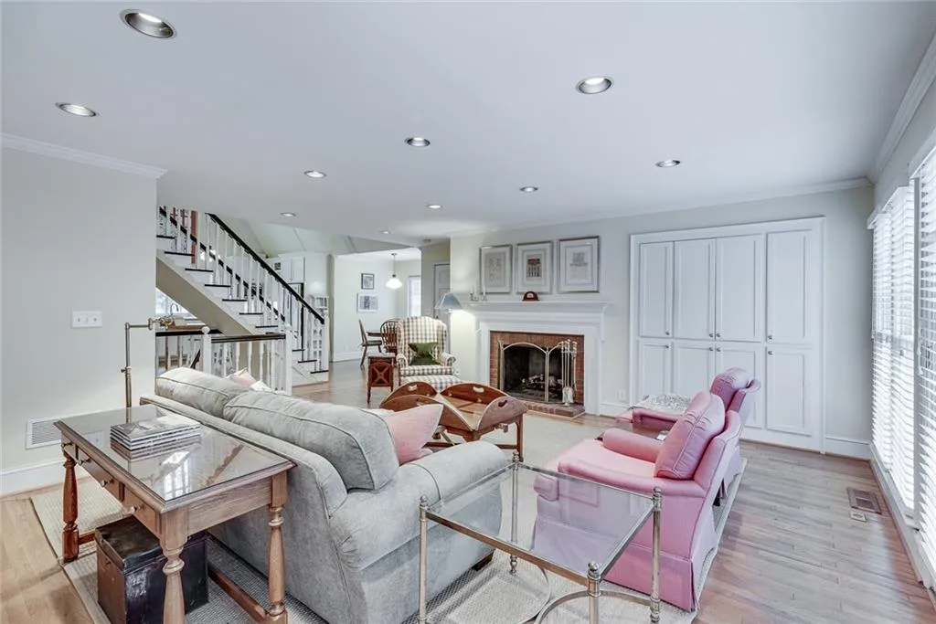 8180 Winged Foot Drive, Sandy Springs, Georgia 30350, 4 Bedrooms Bedrooms, ,3 BathroomsBathrooms,Residential,Sold,8180 Winged Foot Drive,6824335