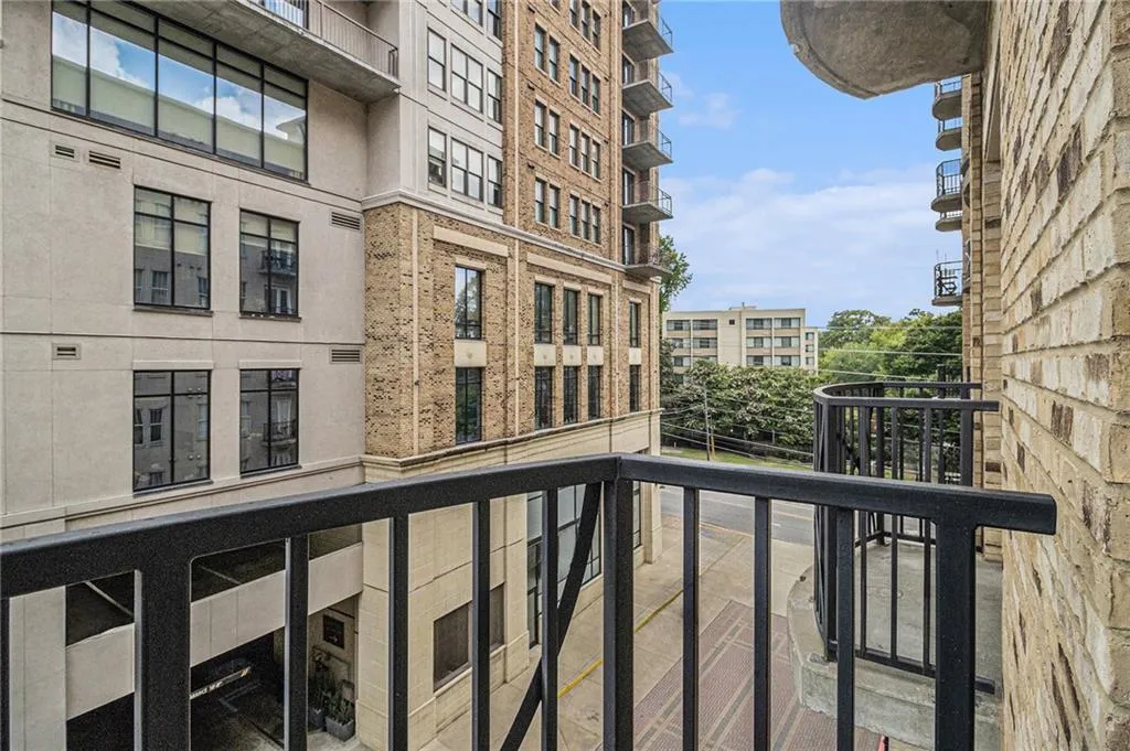 2255 Peachtree Road Ne Unit 527, Atlanta, Georgia 30309, 1 Bedroom Bedrooms, ,1 BathroomBathrooms,Residential,For Sale,2255 Peachtree Road Ne Unit 527,7623552