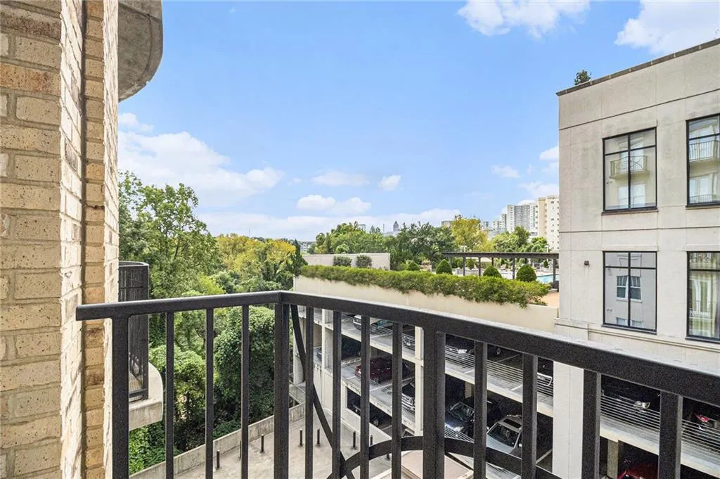 2255 Peachtree Road Ne Unit 527, Atlanta, Georgia 30309, 1 Bedroom Bedrooms, ,1 BathroomBathrooms,Residential,For Sale,2255 Peachtree Road Ne Unit 527,7623552