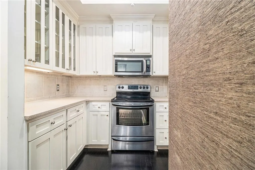 2255 Peachtree Road Ne Unit 527, Atlanta, Georgia 30309, 1 Bedroom Bedrooms, ,1 BathroomBathrooms,Residential,For Sale,2255 Peachtree Road Ne Unit 527,7623552