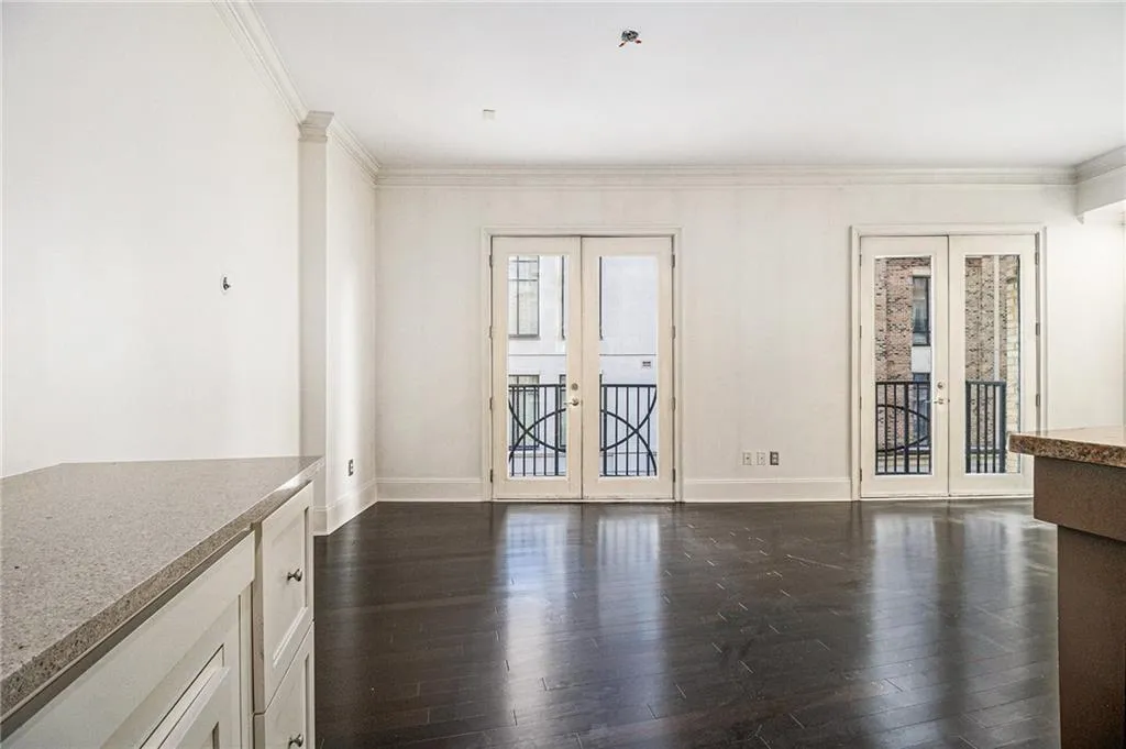 2255 Peachtree Road Ne Unit 527, Atlanta, Georgia 30309, 1 Bedroom Bedrooms, ,1 BathroomBathrooms,Residential,For Sale,2255 Peachtree Road Ne Unit 527,7623552