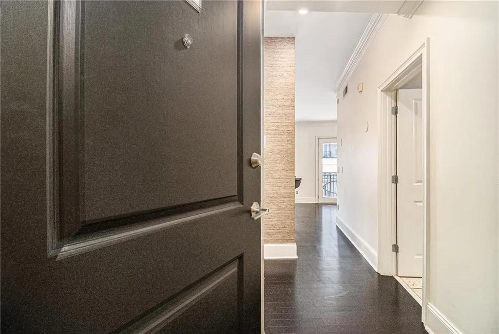 2255 Peachtree Road Ne Unit 527, Atlanta, Georgia 30309, 1 Bedroom Bedrooms, ,1 BathroomBathrooms,Residential,For Sale,2255 Peachtree Road Ne Unit 527,7623552