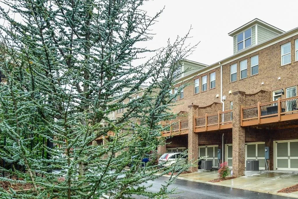 443 Alderwood Street, Sandy Springs, Georgia 30328, 3 Bedrooms Bedrooms, ,3 BathroomsBathrooms,Residential,Sold,443 Alderwood Street,5940190