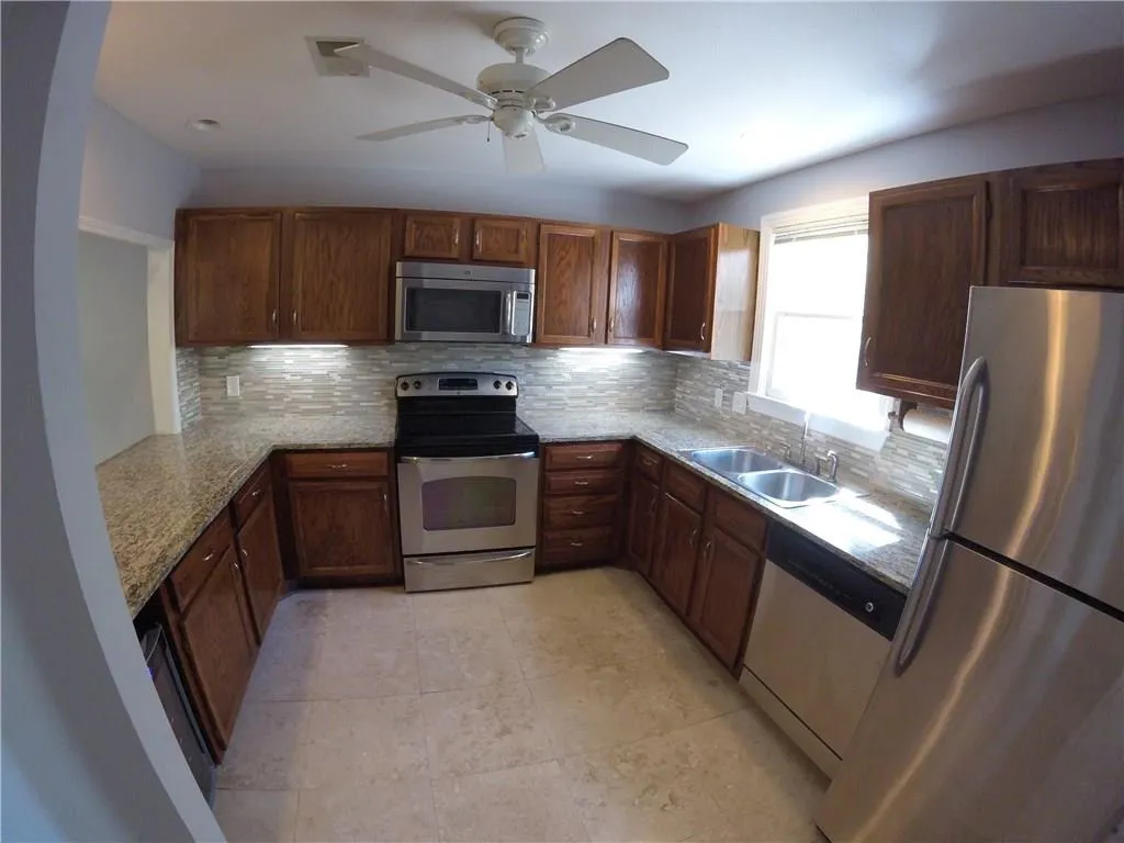 405 Abingdon Way, Atlanta, Georgia 30328, 2 Bedrooms Bedrooms, ,2 BathroomsBathrooms,Residential,Sold,405 Abingdon Way,5671262