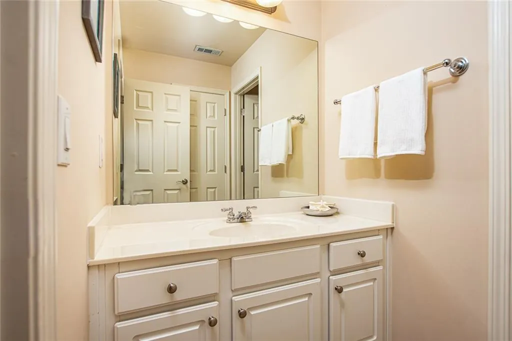 183 Mystic Court, Sandy Springs, Georgia 30342, 4 Bedrooms Bedrooms, ,3 BathroomsBathrooms,Residential,Sold,183 Mystic Court,6615906
