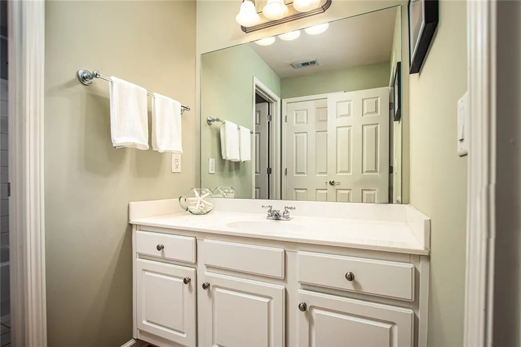 183 Mystic Court, Sandy Springs, Georgia 30342, 4 Bedrooms Bedrooms, ,3 BathroomsBathrooms,Residential,Sold,183 Mystic Court,6615906