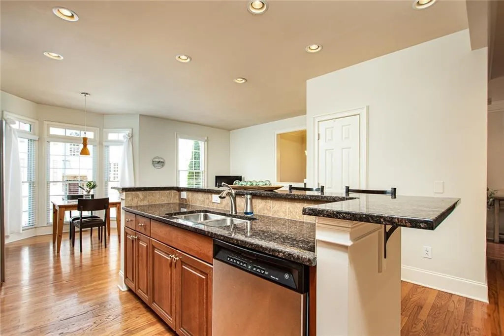 183 Mystic Court, Sandy Springs, Georgia 30342, 4 Bedrooms Bedrooms, ,3 BathroomsBathrooms,Residential,Sold,183 Mystic Court,6615906
