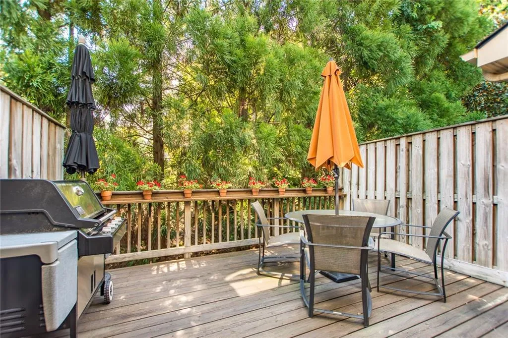 183 Mystic Court, Sandy Springs, Georgia 30342, 4 Bedrooms Bedrooms, ,3 BathroomsBathrooms,Residential,Sold,183 Mystic Court,6615906