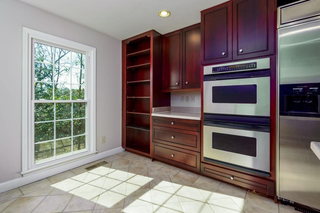 300 The Chace, Sandy Springs, Georgia 30328, 3 Bedrooms Bedrooms, ,3 BathroomsBathrooms,Residential,Sold,300 The Chace,7338464