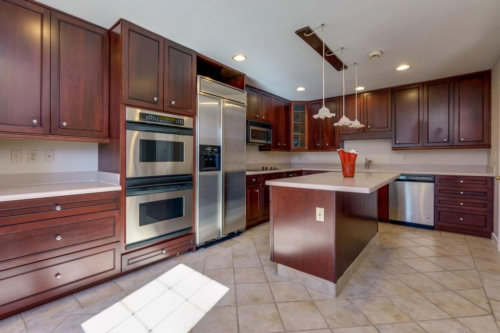 300 The Chace, Sandy Springs, Georgia 30328, 3 Bedrooms Bedrooms, ,3 BathroomsBathrooms,Residential,Sold,300 The Chace,7338464