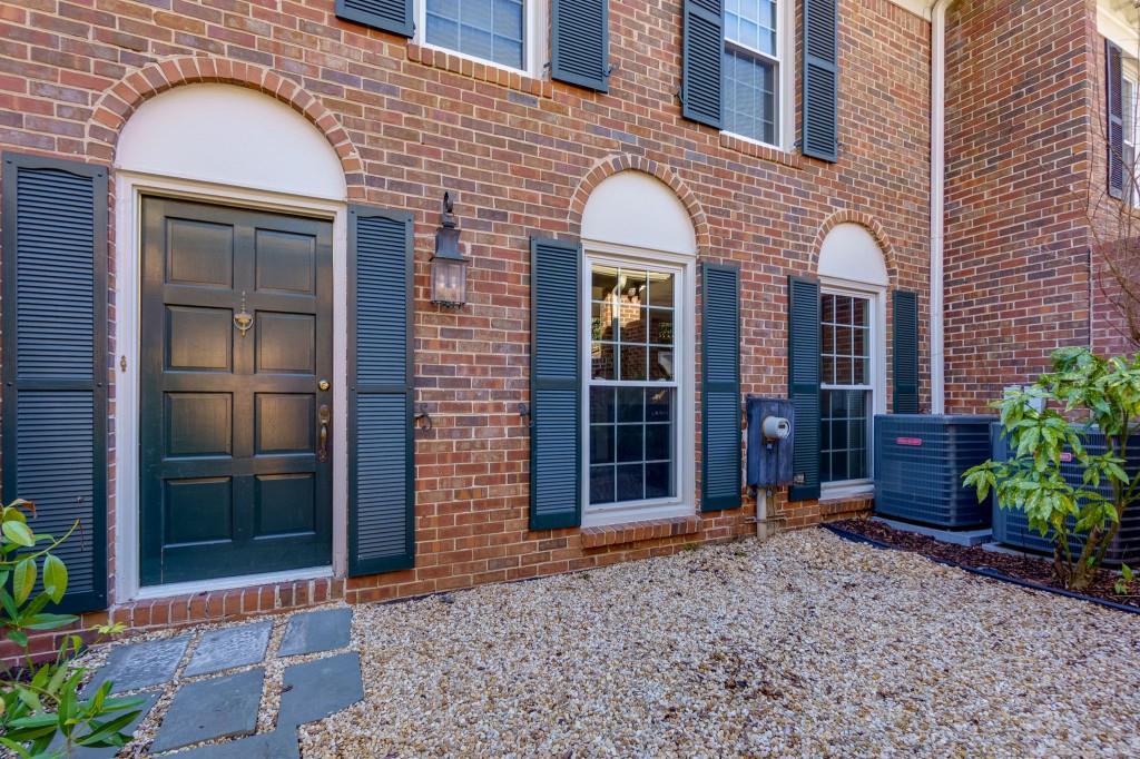 300 The Chace, Sandy Springs, Georgia 30328, 3 Bedrooms Bedrooms, ,3 BathroomsBathrooms,Residential,Sold,300 The Chace,7338464