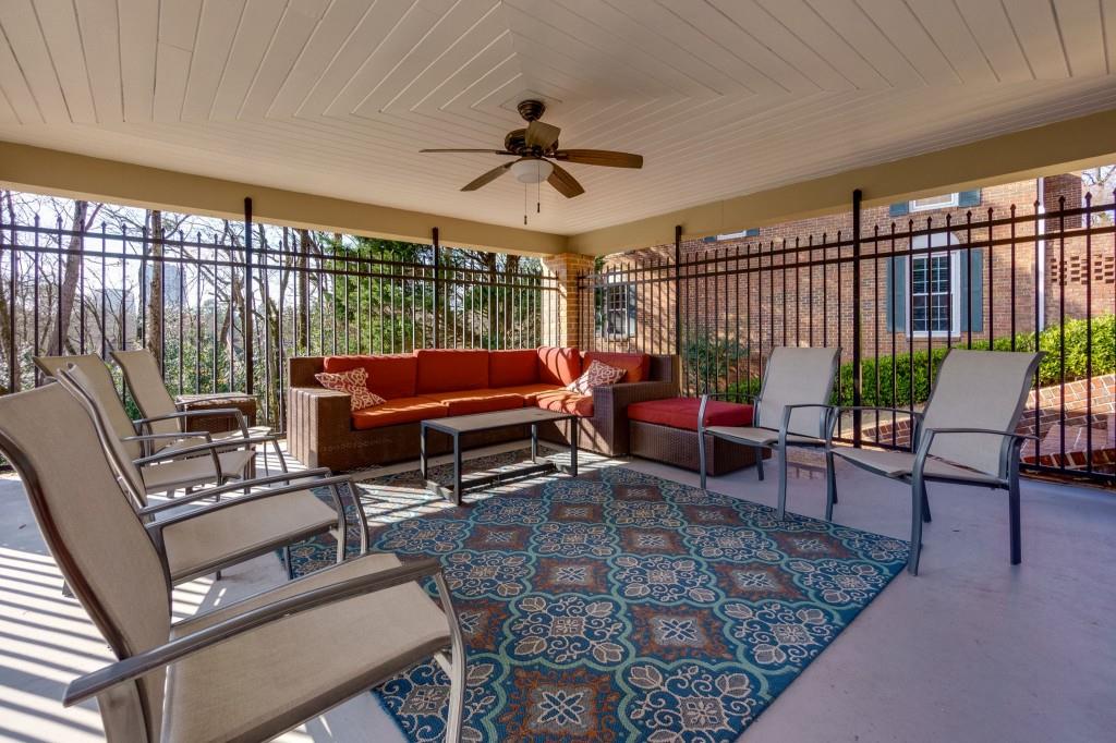 300 The Chace, Sandy Springs, Georgia 30328, 3 Bedrooms Bedrooms, ,3 BathroomsBathrooms,Residential,Sold,300 The Chace,7338464