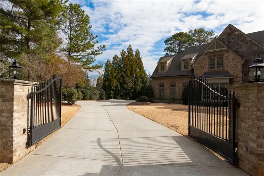 110 Mount Paran Road Nw, Sandy Springs, Georgia 30327, 5 Bedrooms Bedrooms, ,6 BathroomsBathrooms,Residential,Sold,110 Mount Paran Road Nw,6829091
